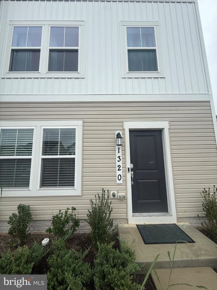 1320 Red Clover Ln - Photo 2 of 25