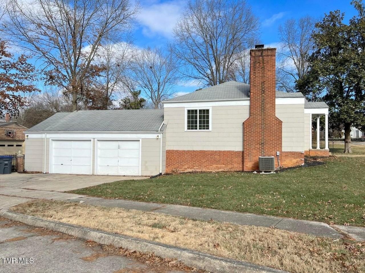 1613 Belmeade Dr - Photo 2 of 14