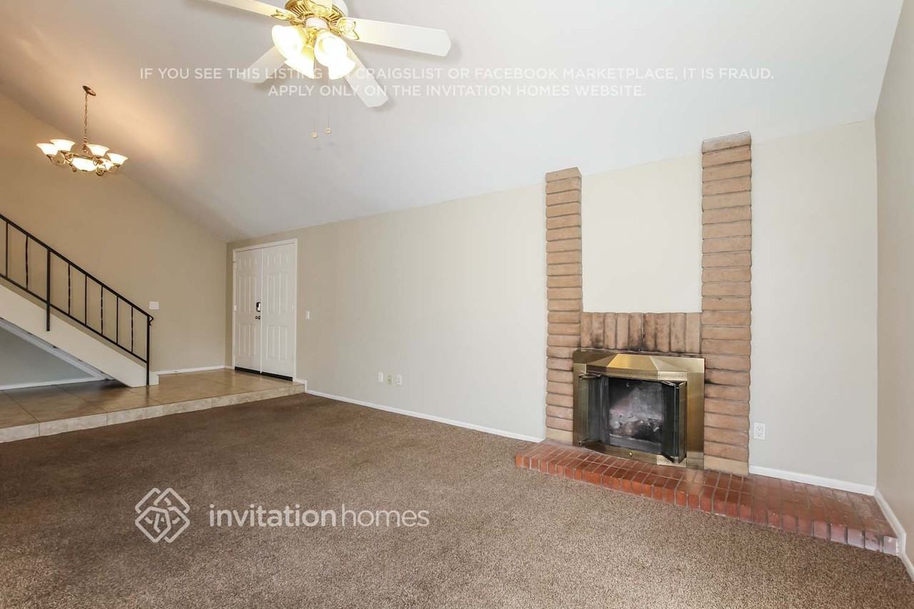 4402 W Crocus Dr - Photo 4 of 21
