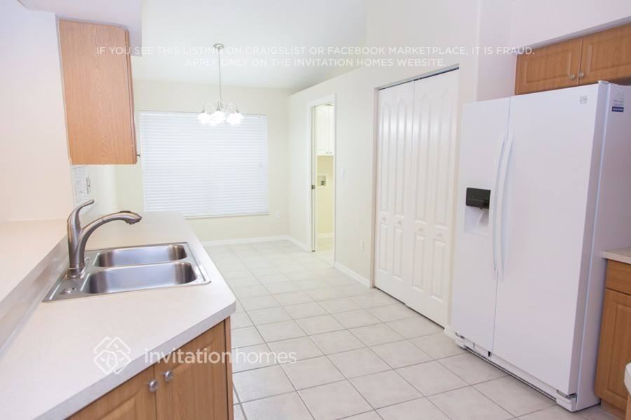 11234 Clear Oak Cir - Photo 3 of 15