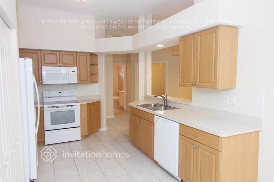 11234 Clear Oak Cir - Photo 4 of 15