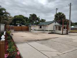featured image of 1330 Ne Dixie Hwy