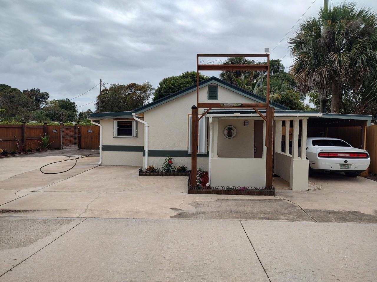 1330 Ne Dixie Hwy - Photo 3 of 12
