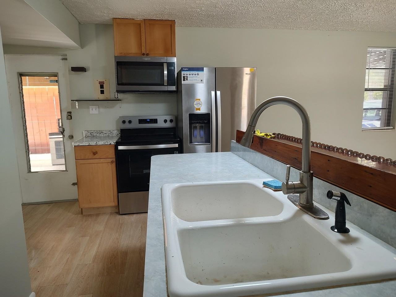 1330 Ne Dixie Hwy - Photo 6 of 12