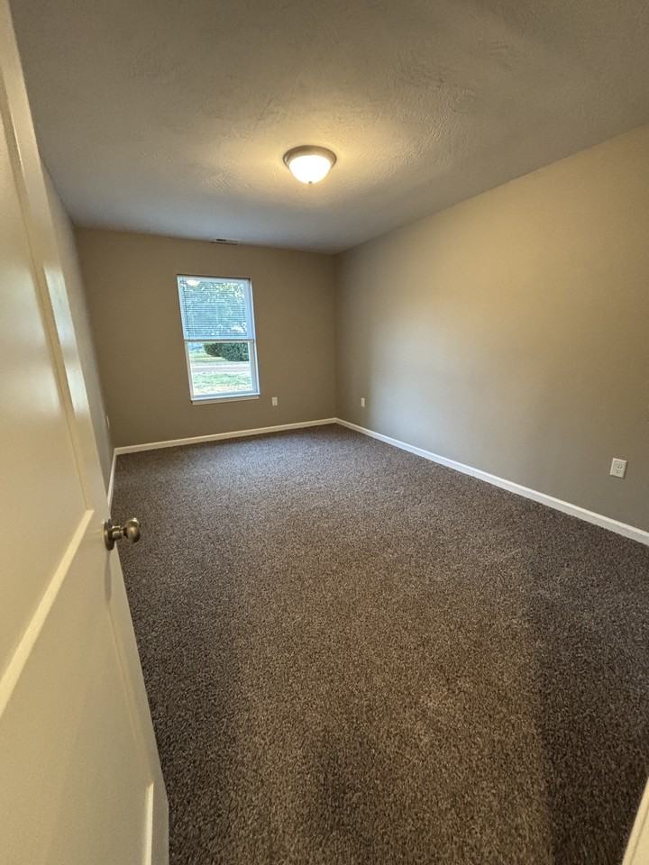 1634 W Scott St #1 - Photo 5 of 26