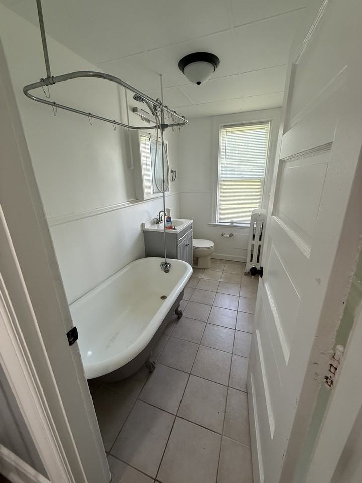 143 Arch Ave #8 - Photo 5 of 6