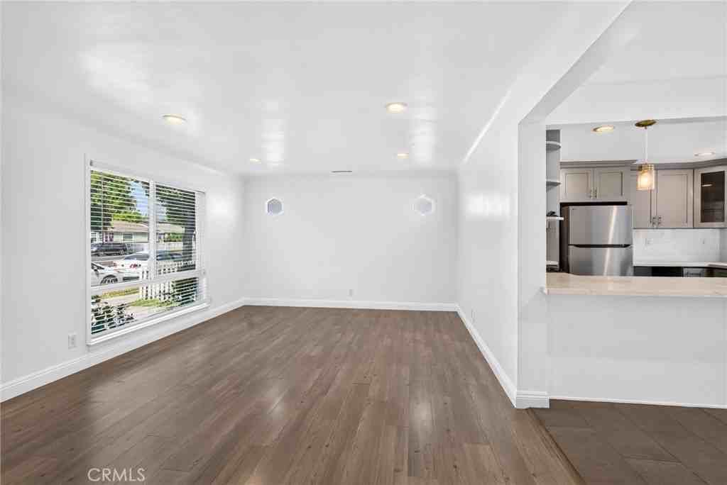 2860 Pacific Ave - Photo 6 of 41