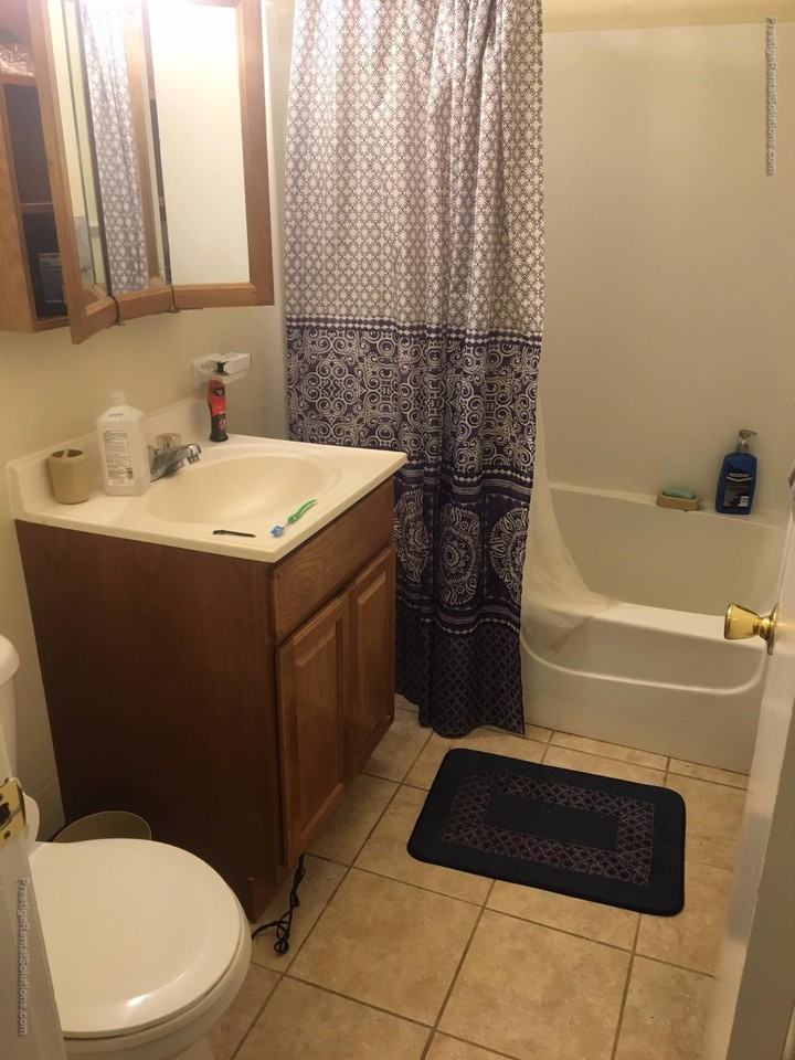 740 Central St #J1 - Photo 3 of 7