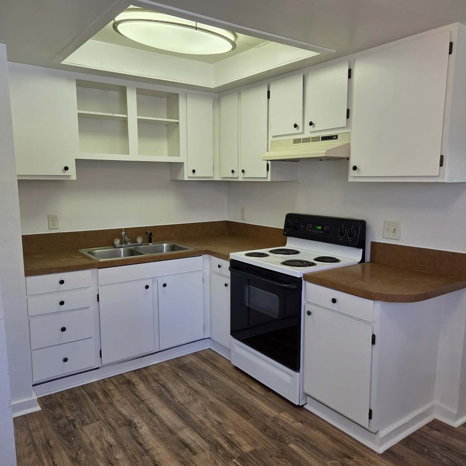 2111 Darrow Ave #1 - Photo 3 of 10