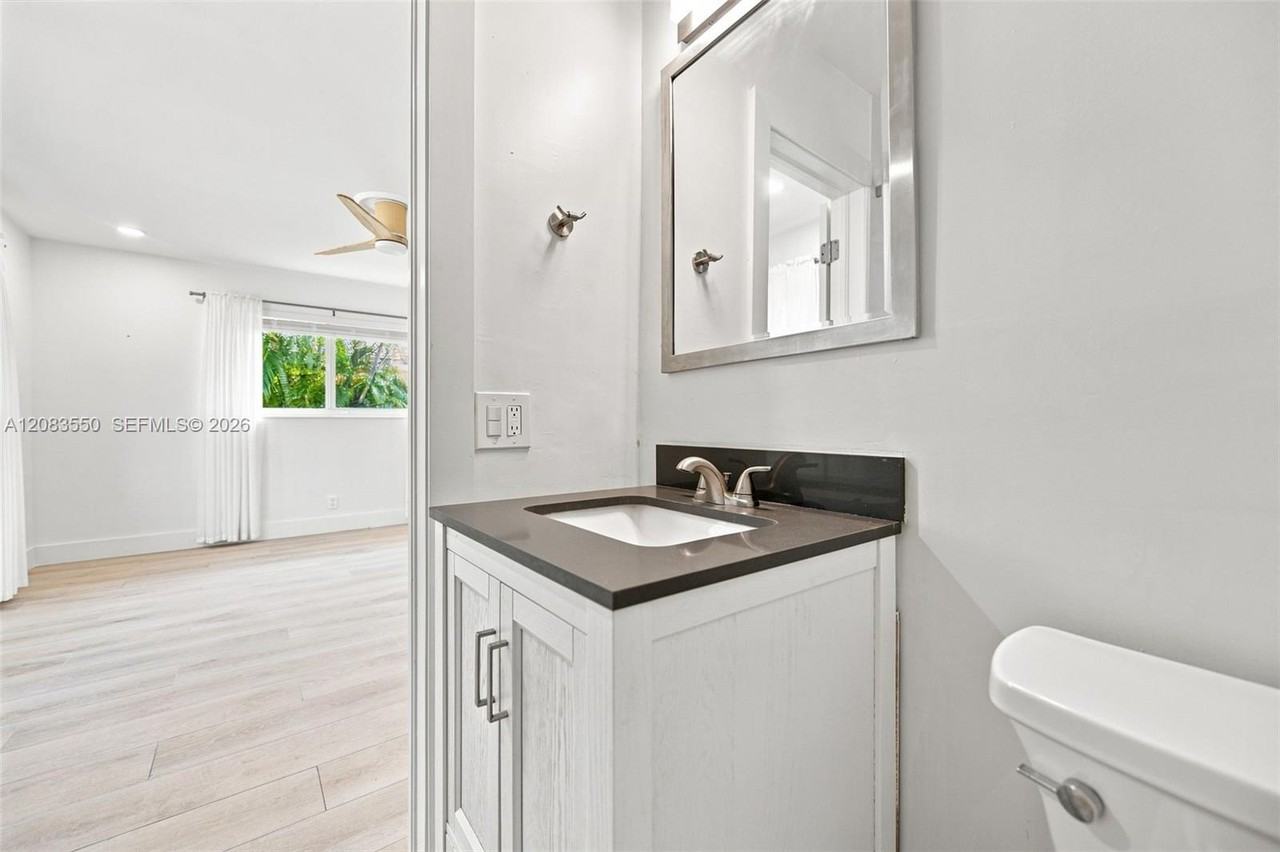 807 Se 9th Ter - Photo 3 of 19