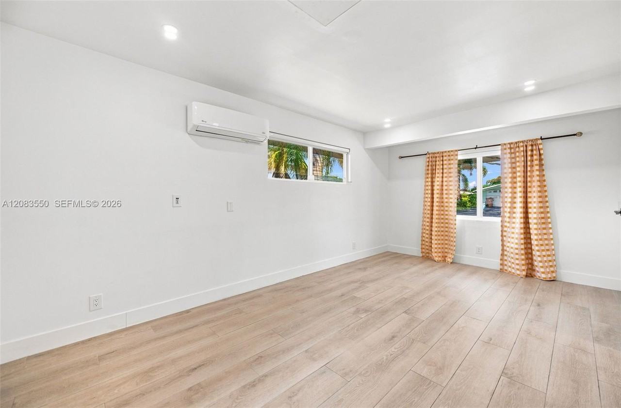 807 Se 9th Ter - Photo 7 of 19