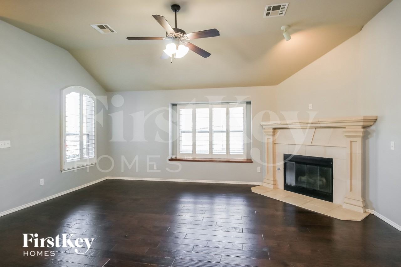 2340 Nw 196th St - Photo 4 of 15