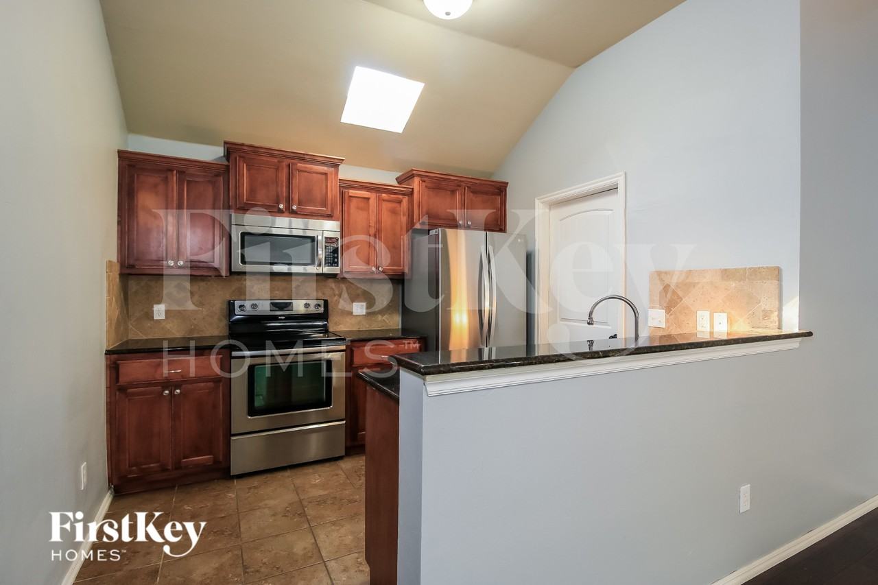 2340 Nw 196th St - Photo 6 of 15