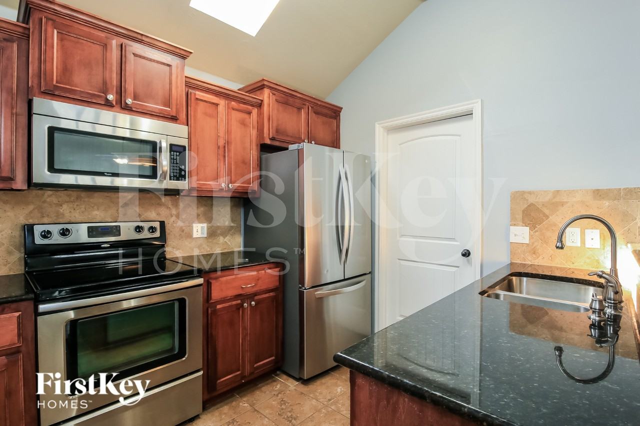 2340 Nw 196th St - Photo 7 of 15