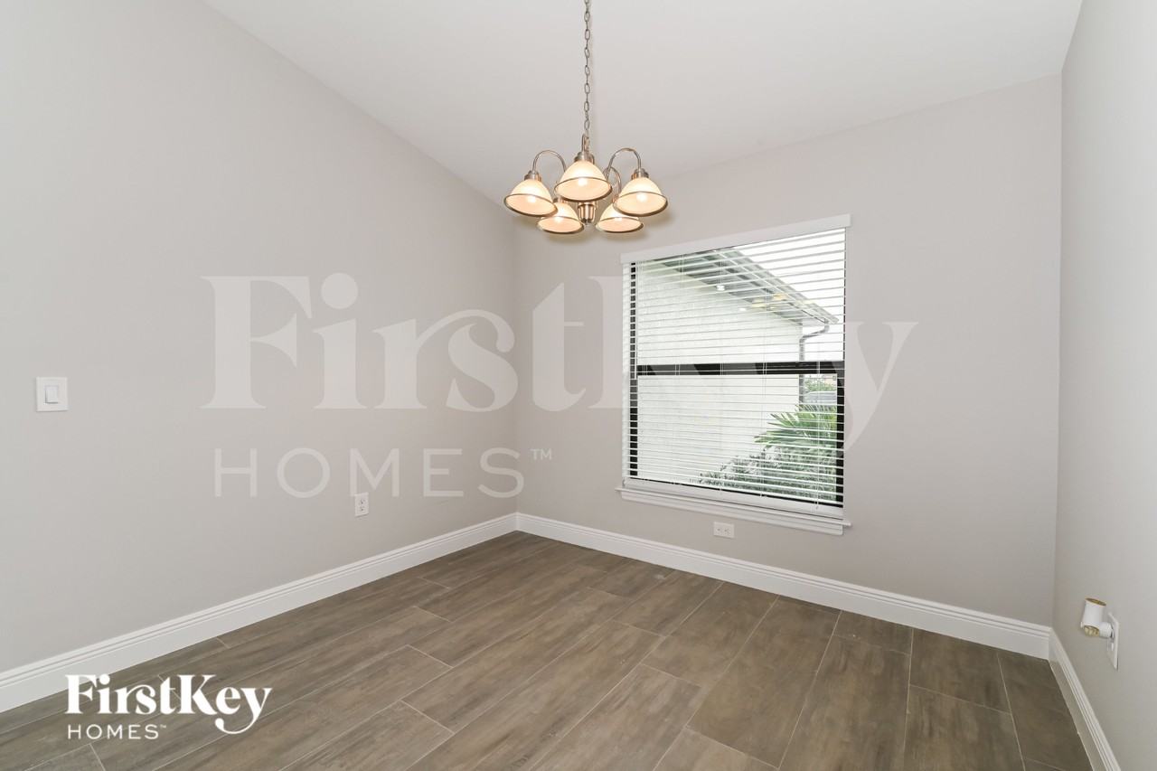 1019 Chapel Ave - Photo 6 of 16
