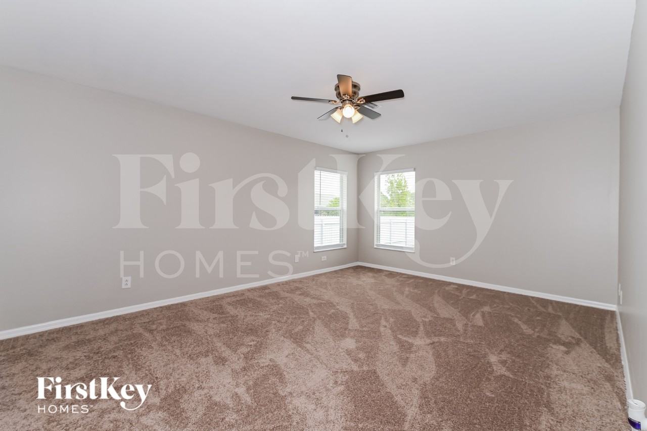 4105 Ne 10th Ave - Photo 7 of 16