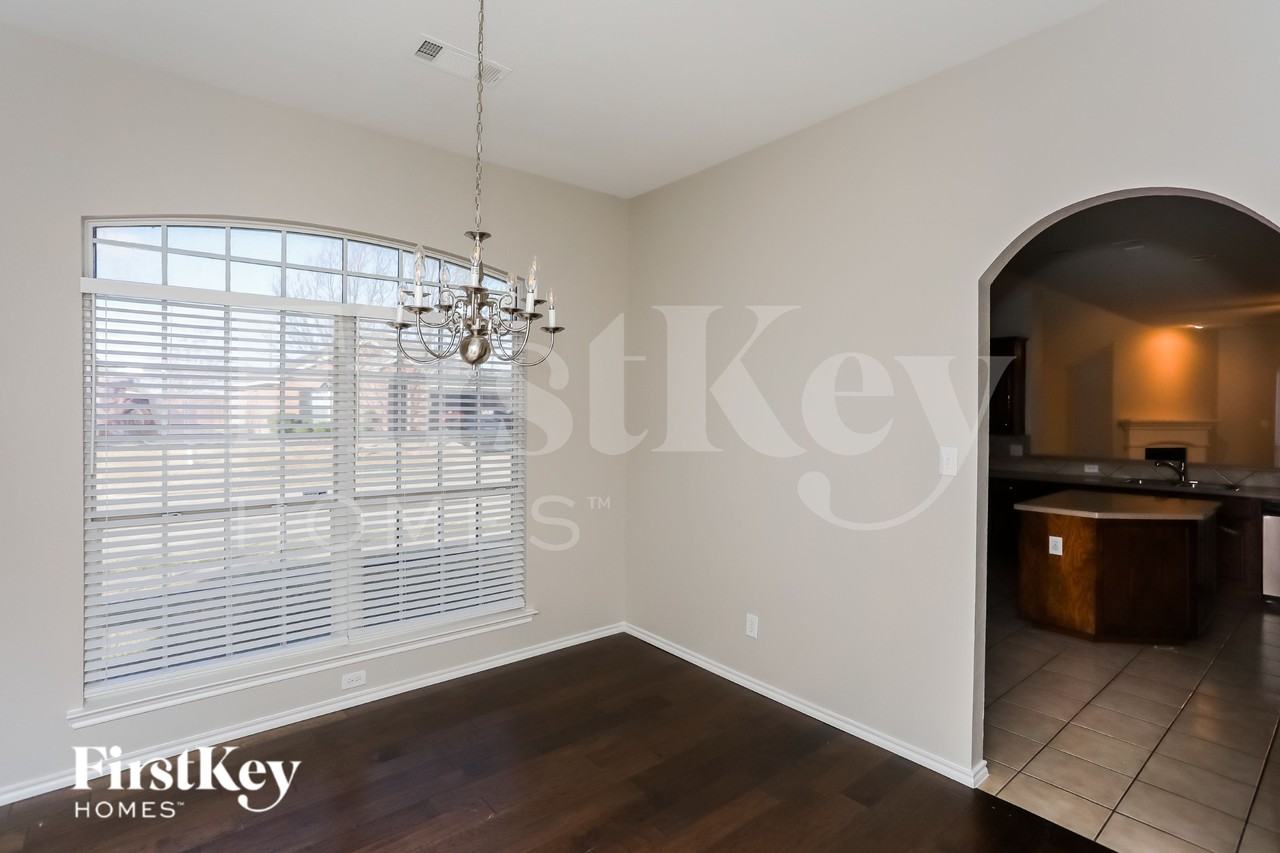 3260 Serpis - Photo 4 of 16