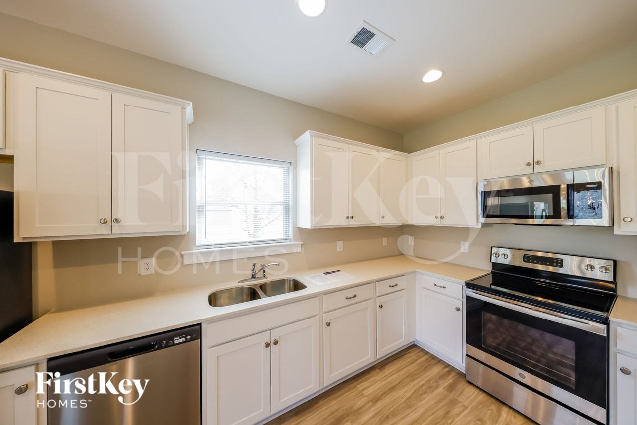 254 Lakewood Ln - Photo 6 of 15