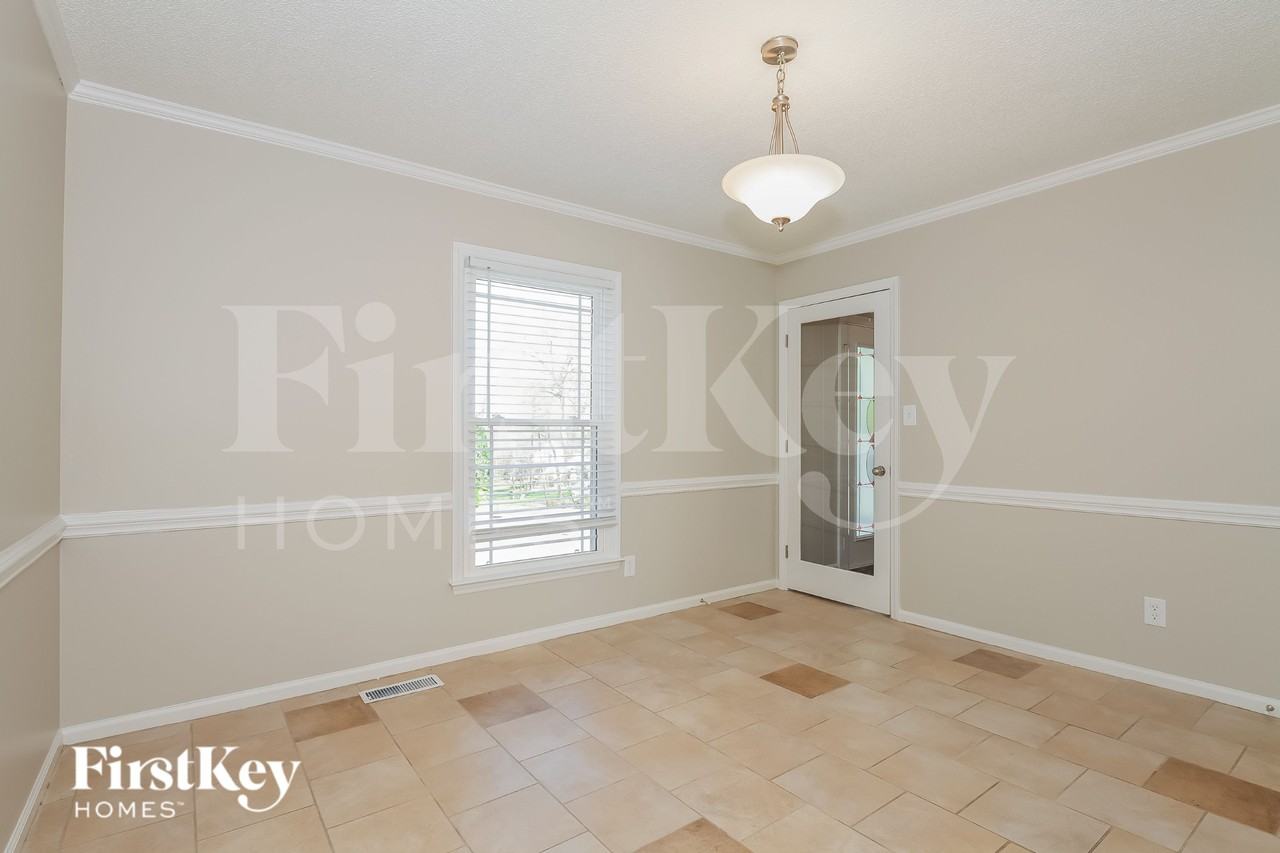 2011 Jefferson Ave - Photo 4 of 15