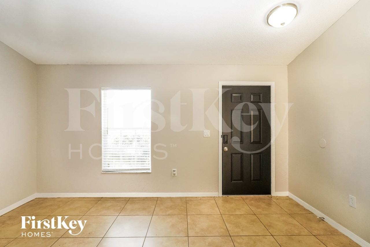 7211 Summit Pl - Photo 2 of 15