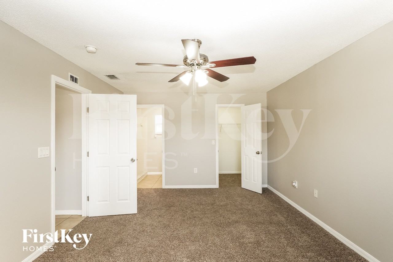 7211 Summit Pl - Photo 5 of 15