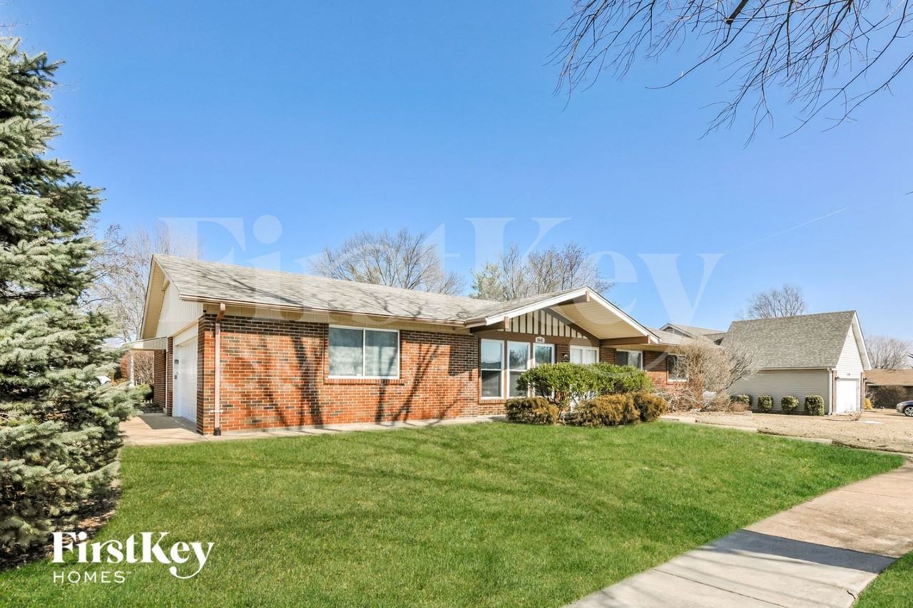 2545 Cripple Creek Dr - Photo 2 of 15