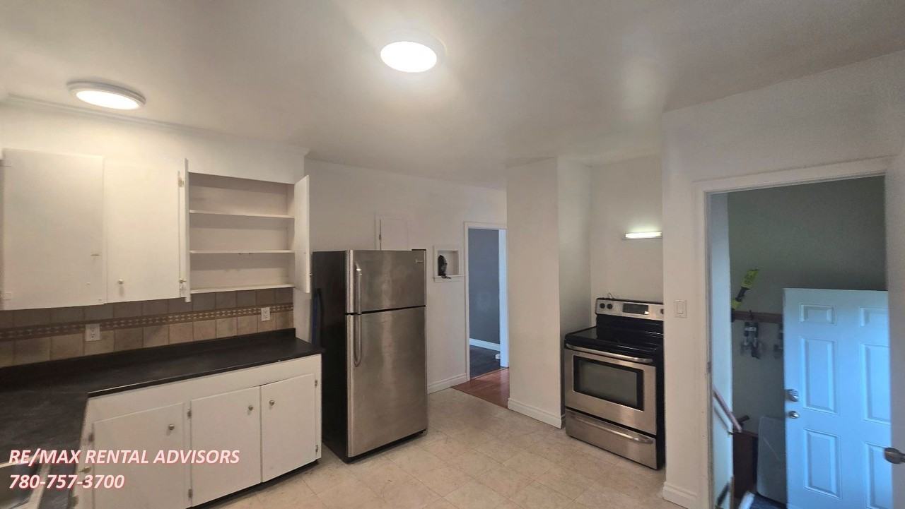 12715 126 St Nw - Photo 4 of 16