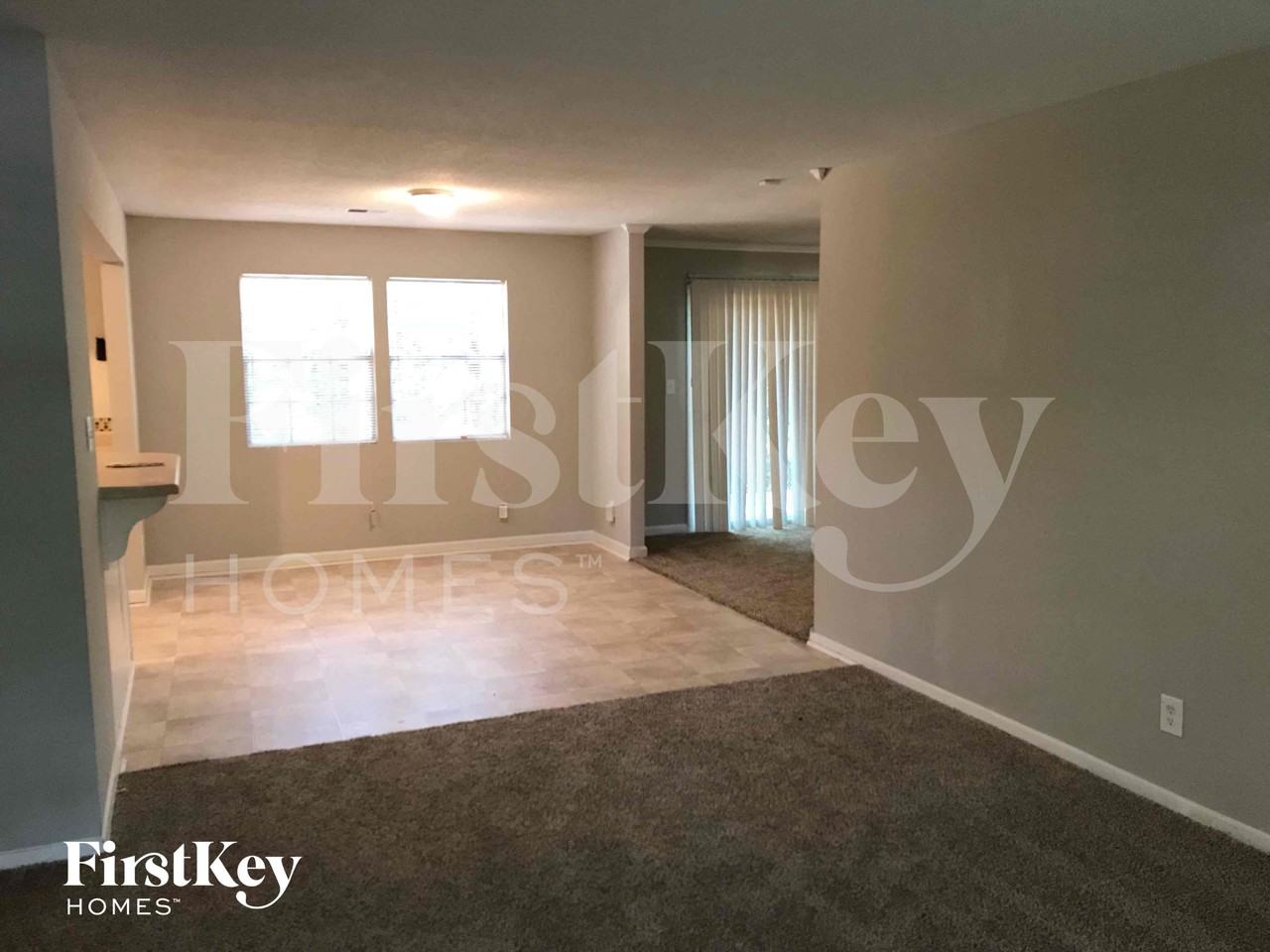 992 Rampart Pl - Photo 4 of 10