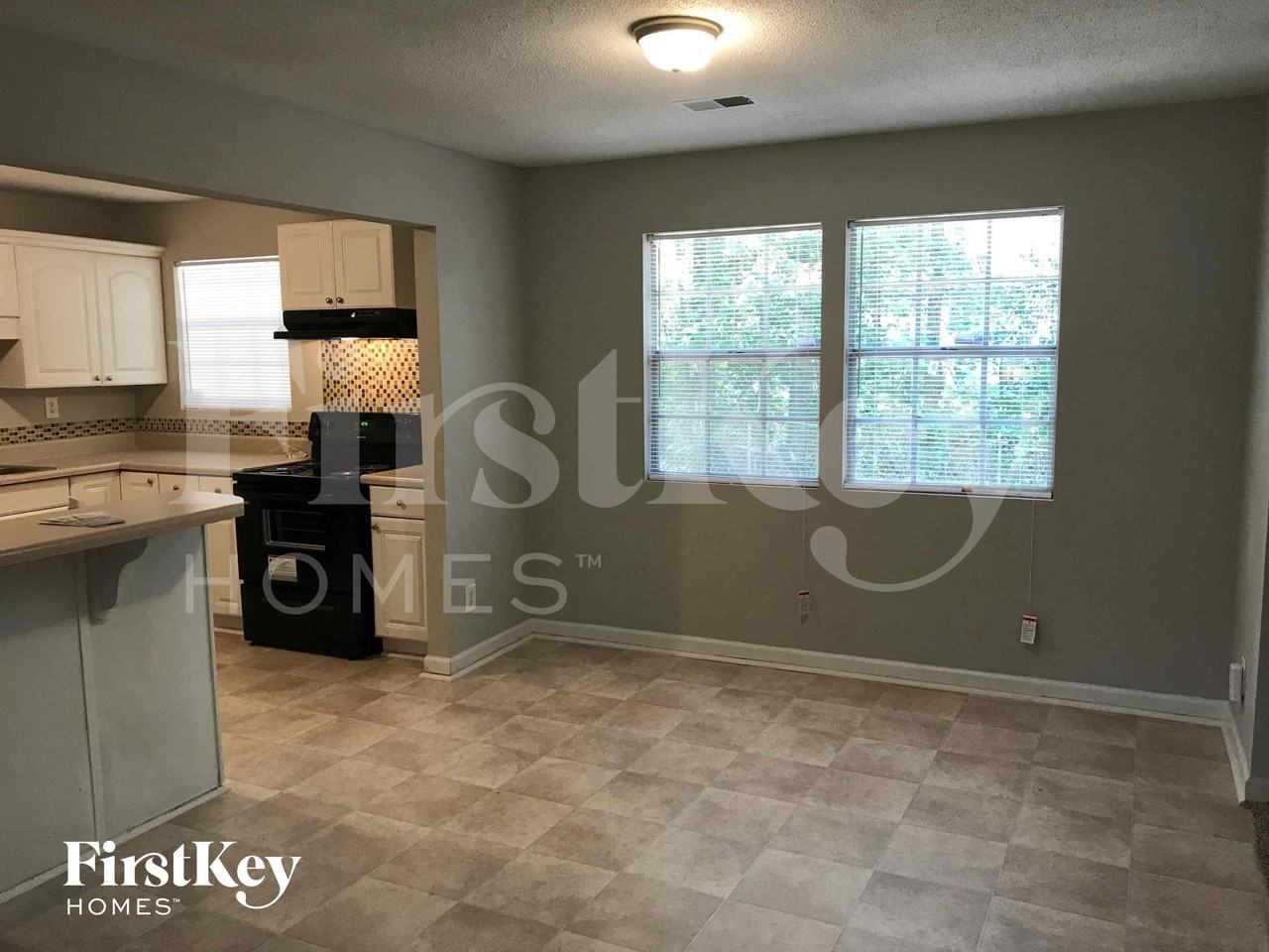 992 Rampart Pl - Photo 5 of 10
