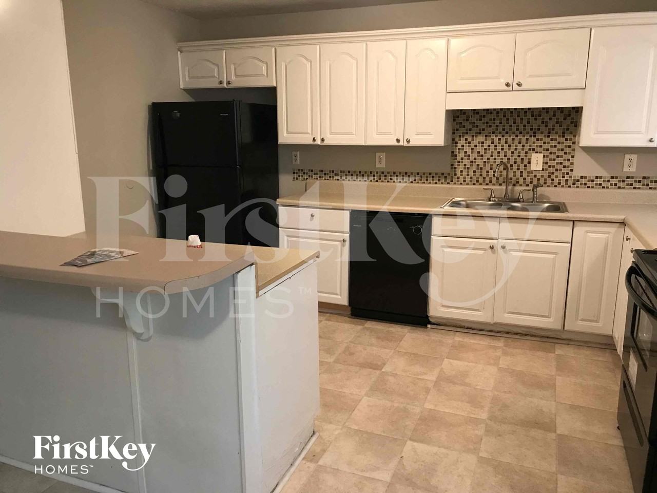 992 Rampart Pl - Photo 6 of 10