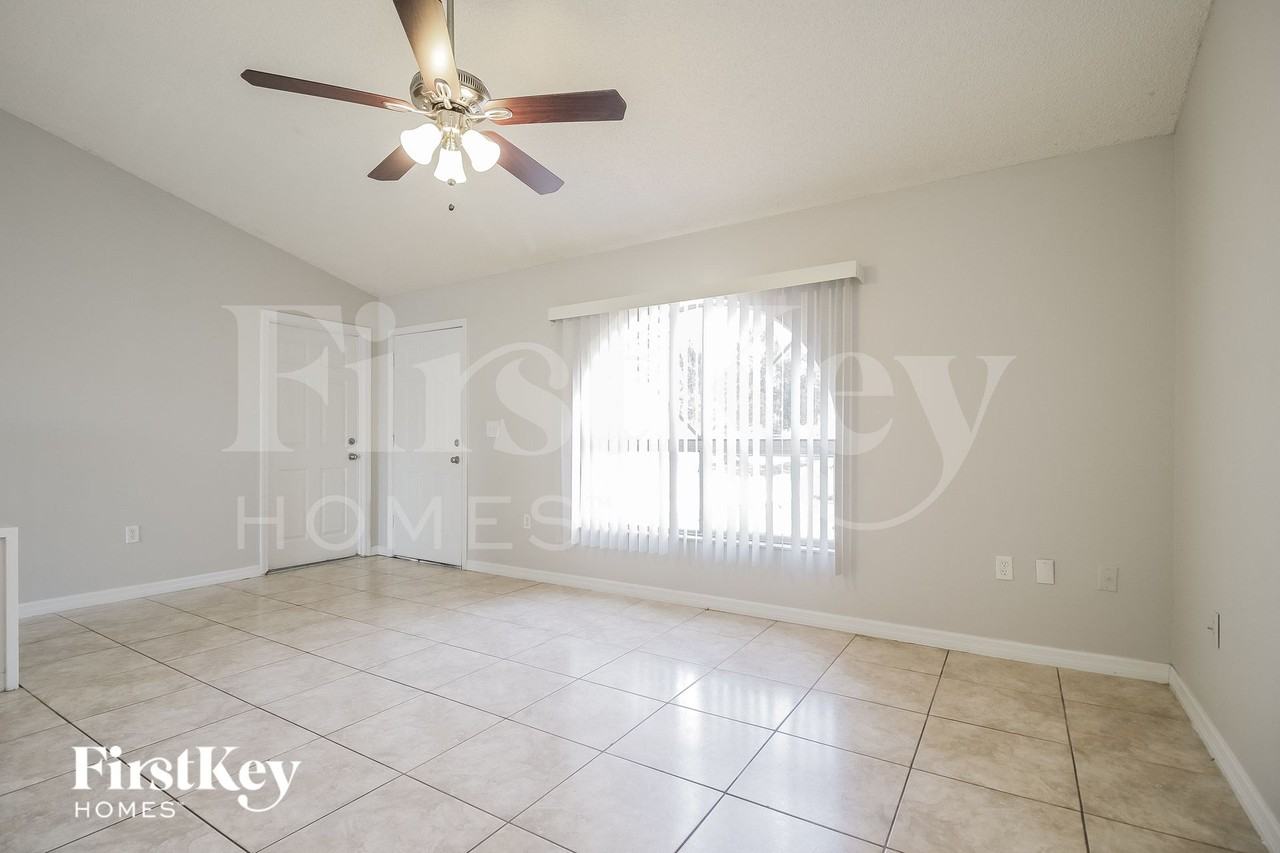 315 Caen Ct - Photo 3 of 15