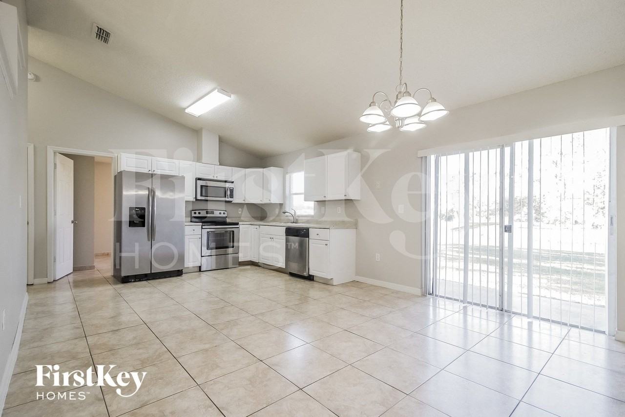 315 Caen Ct - Photo 4 of 15