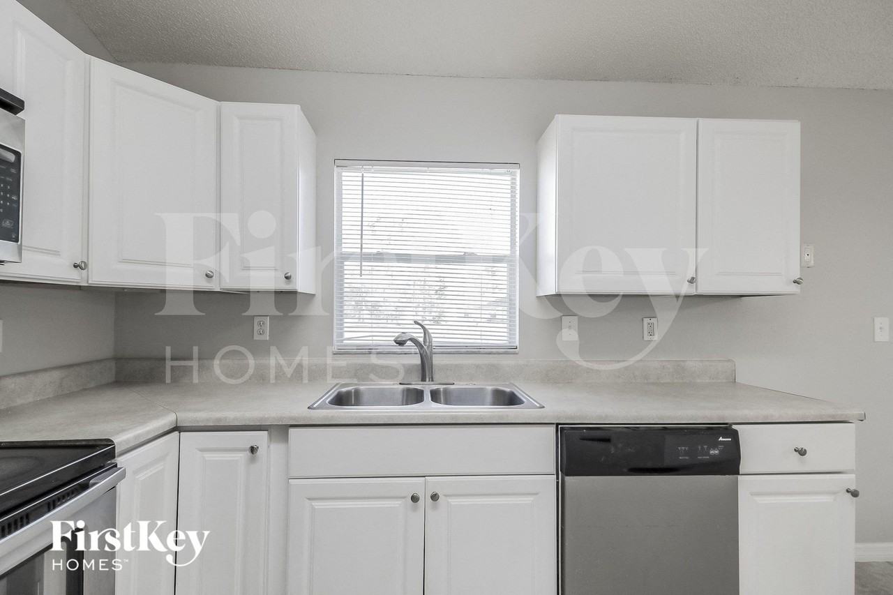 315 Caen Ct - Photo 5 of 15