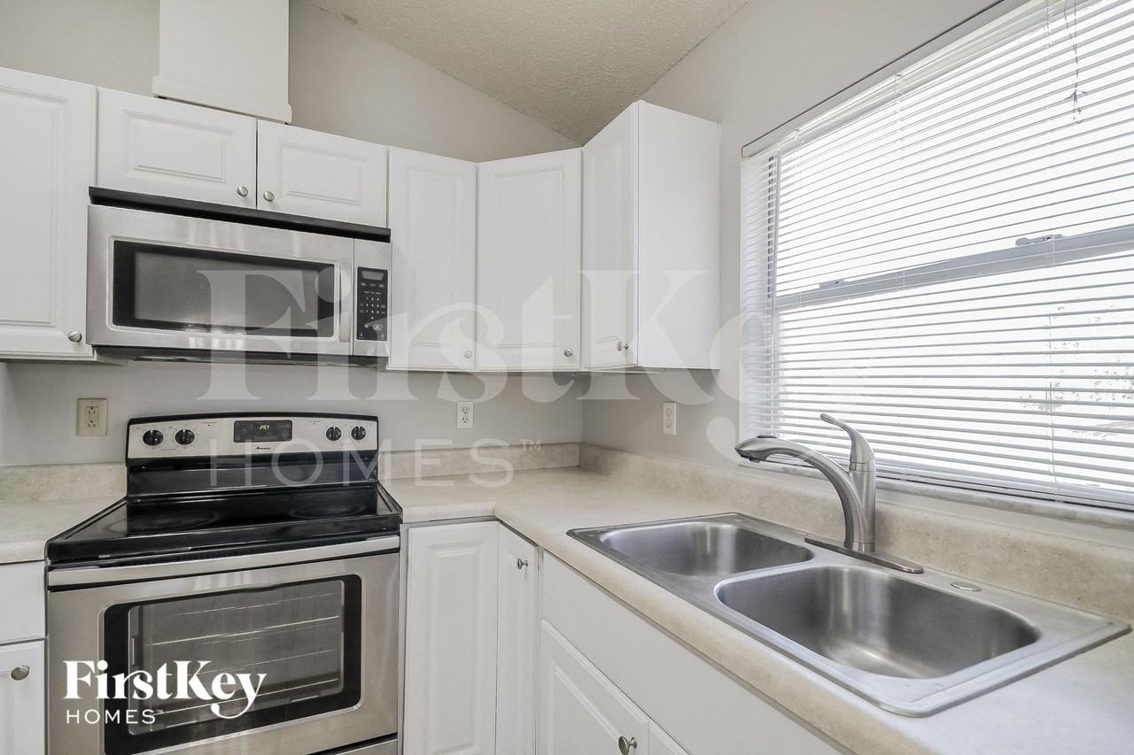 315 Caen Ct - Photo 6 of 15