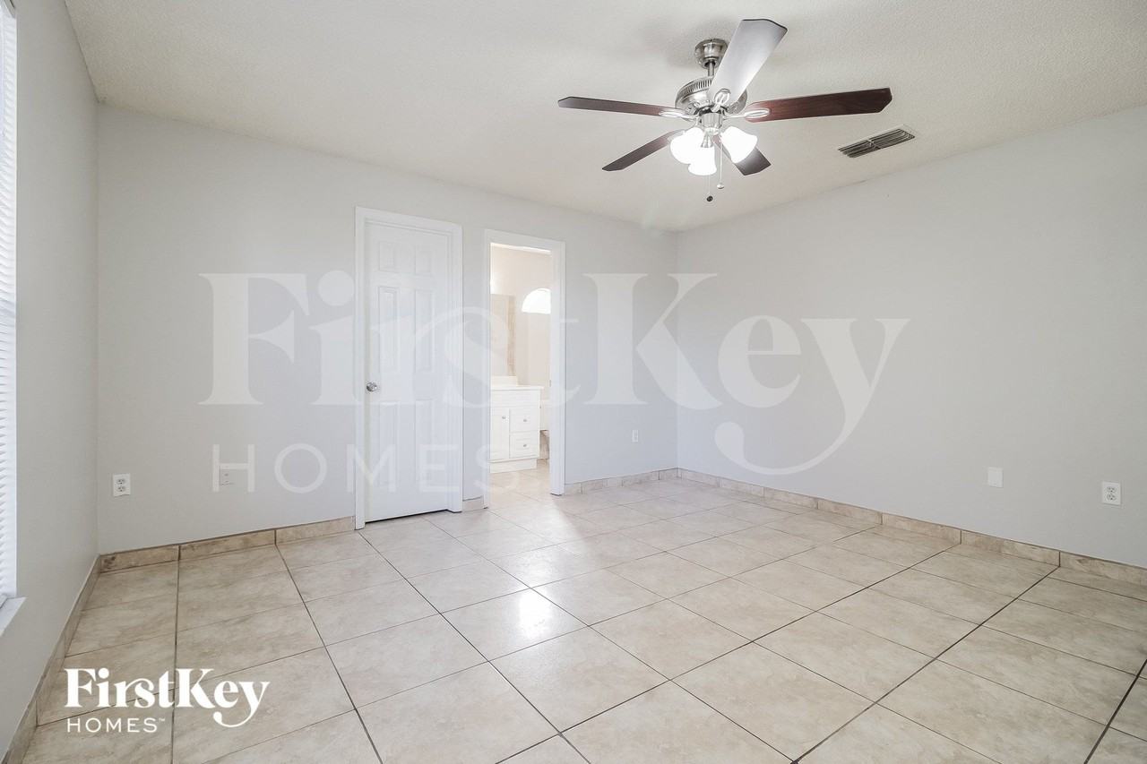 315 Caen Ct - Photo 7 of 15