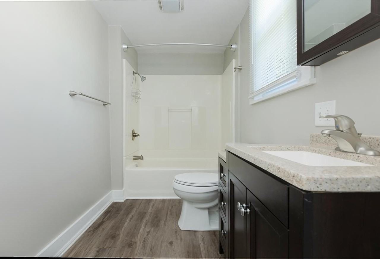 1717 12th St - Photo 3 of 10