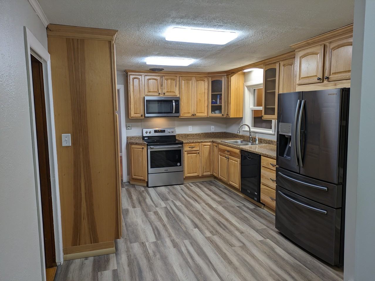 6100 Circle Wood Ln - Photo 4 of 18