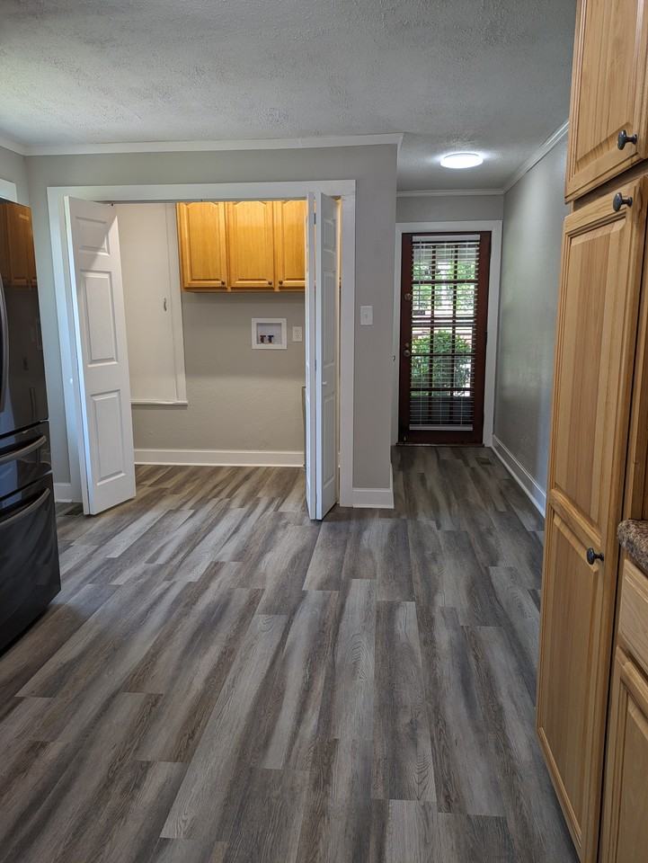 6100 Circle Wood Ln - Photo 5 of 18