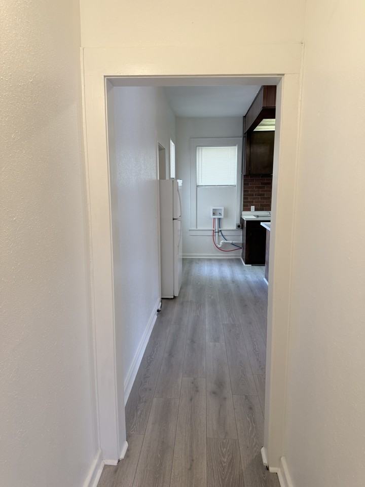 605 Merrick St #A - Photo 4 of 17