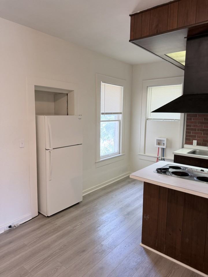 605 Merrick St #A - Photo 6 of 17