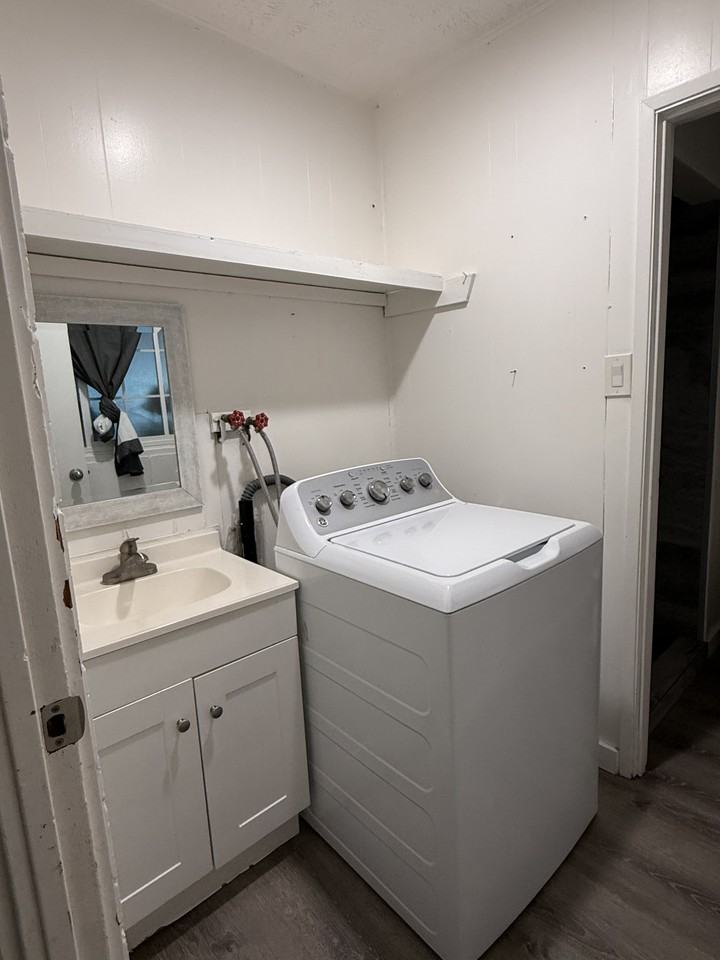 841 Olena St #2 - Photo 3 of 7
