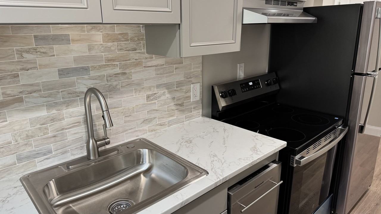 704 Rockford Ave #1 - Photo 4 of 10