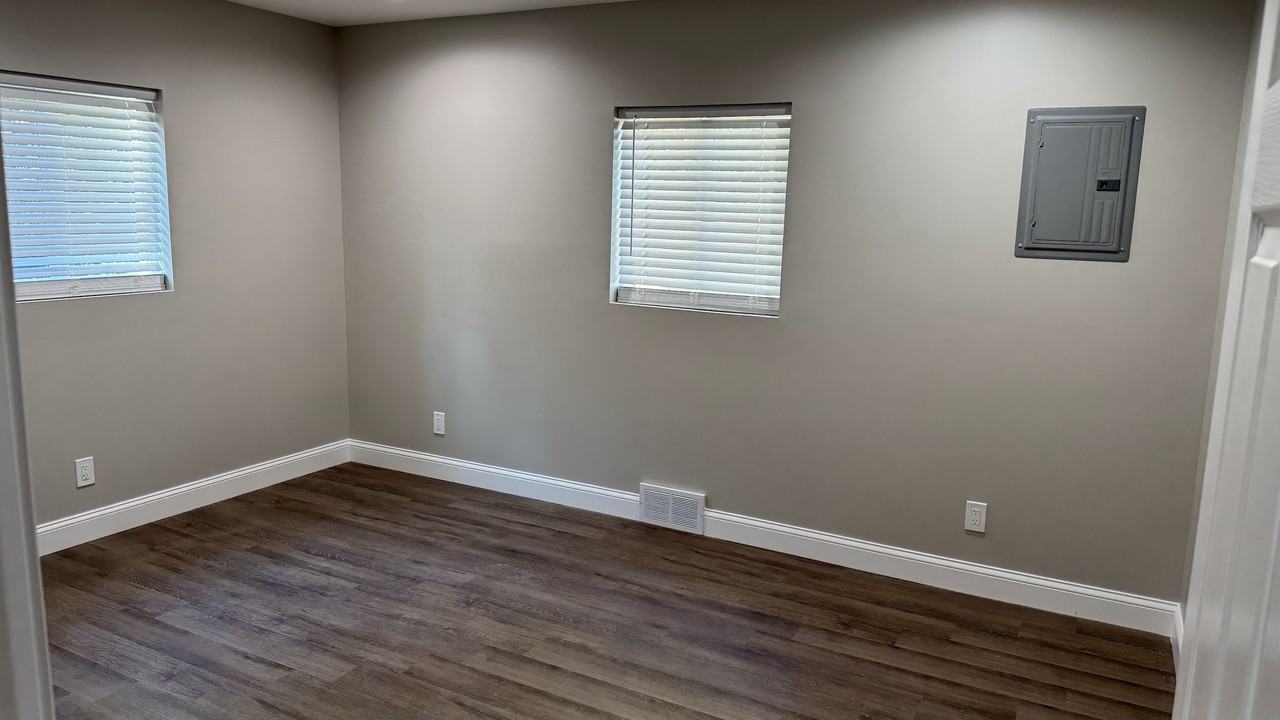 704 Rockford Ave #1 - Photo 7 of 10
