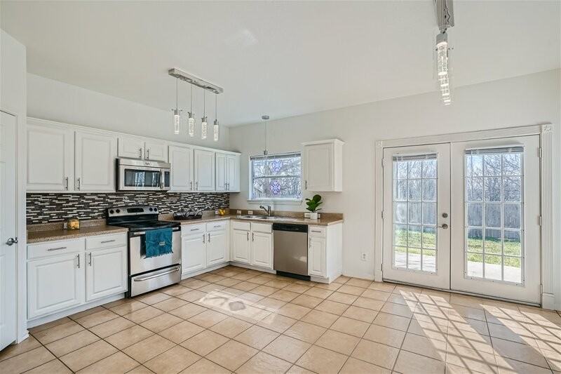 17905 Maxa Dr - Photo 6 of 21