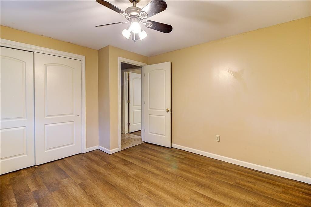 499 Farmington Ave - Photo 7 of 11
