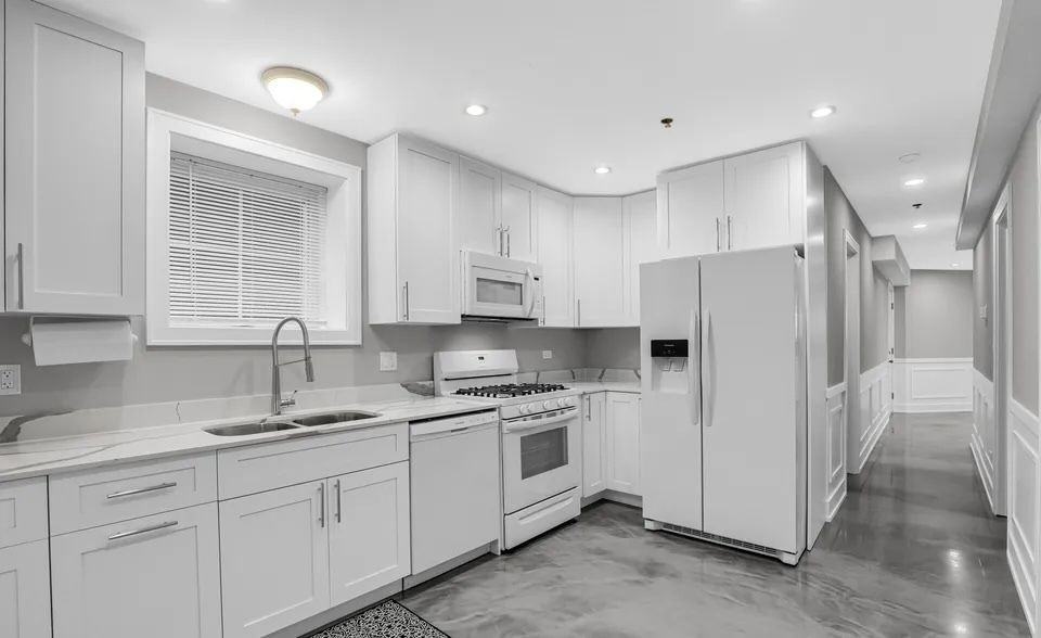 3624 W George St - Photo 3 of 7