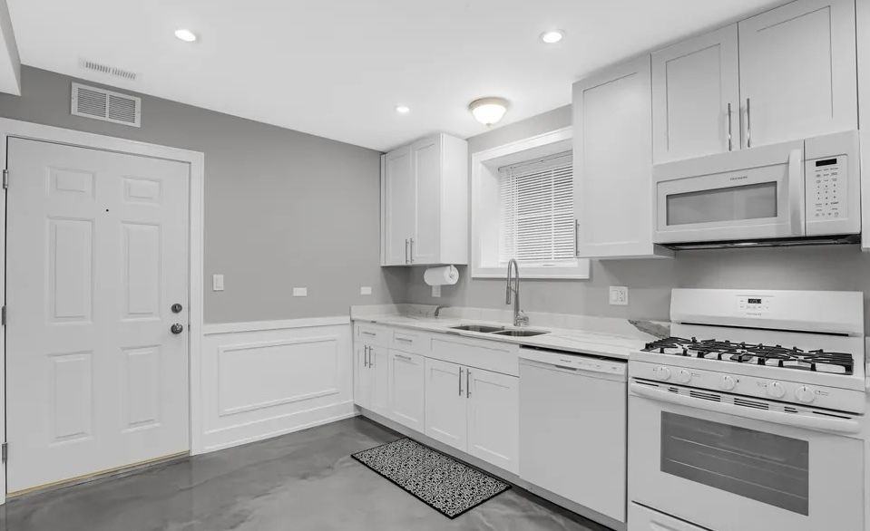3624 W George St - Photo 4 of 7