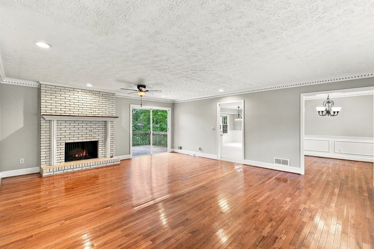 4548 Shallowford Rd - Photo 4 of 20