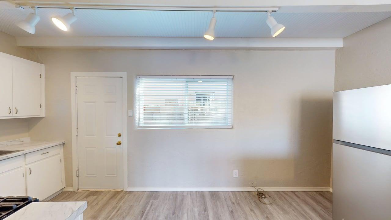 335 Espanola St Ne - Photo 2 of 25