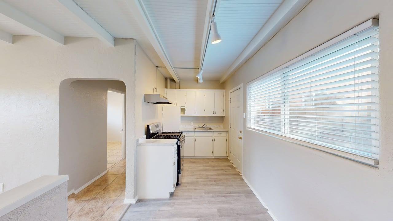 335 Espanola St Ne - Photo 3 of 25